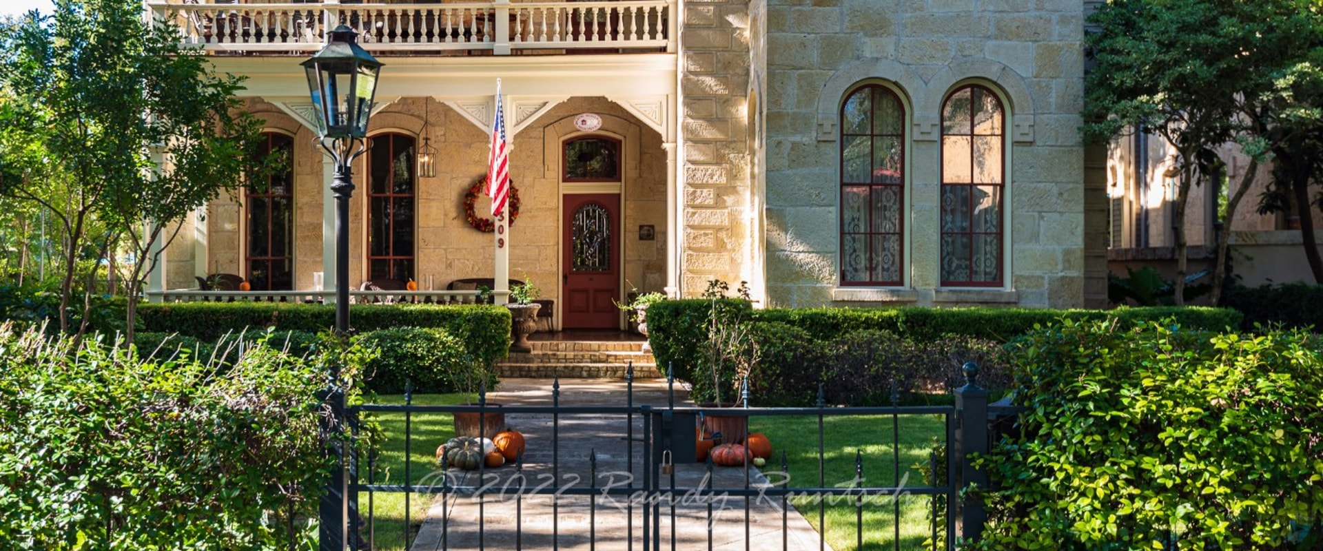 Explore the King William Historic District of San Antonio